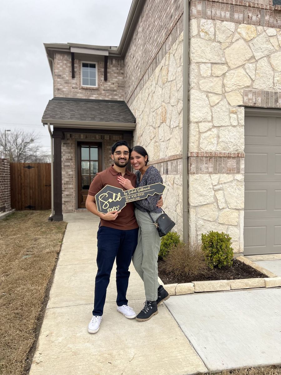 Legacy Wealth Realty client closing photo 10